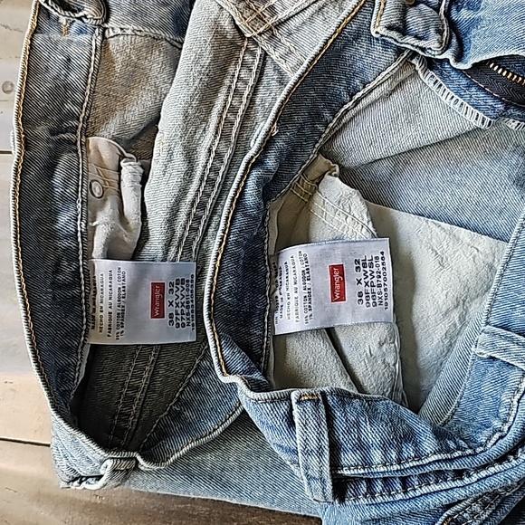 STUNNING 2 WRANGLER STRAIGHT RELAXED LEG JEANS 38 X 32 - Picture 4 of 8